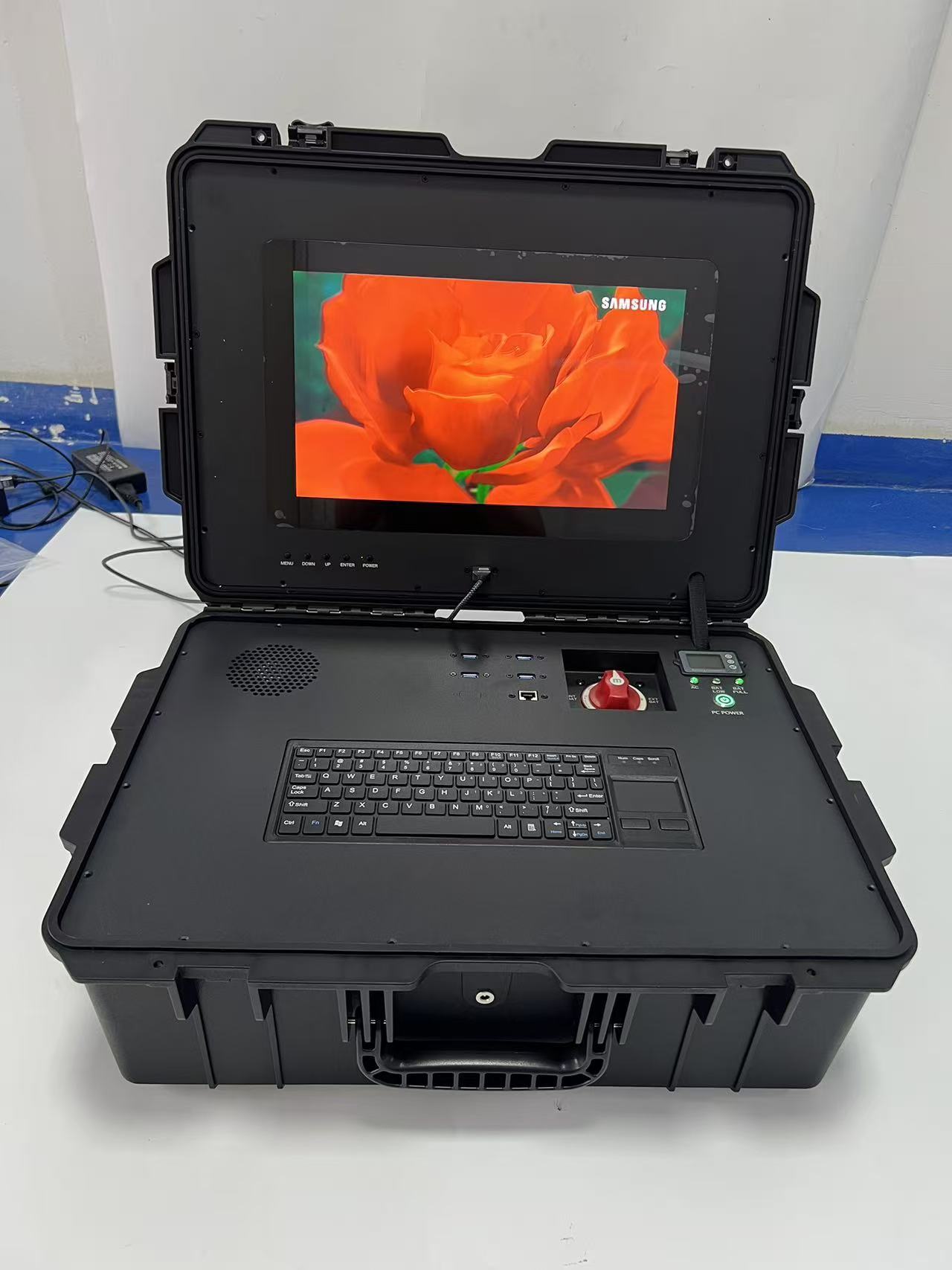 Derniers blogs de l'entreprise sur Nouveau produit 15.6 pouces robuste portable Android tout en un poste de travail